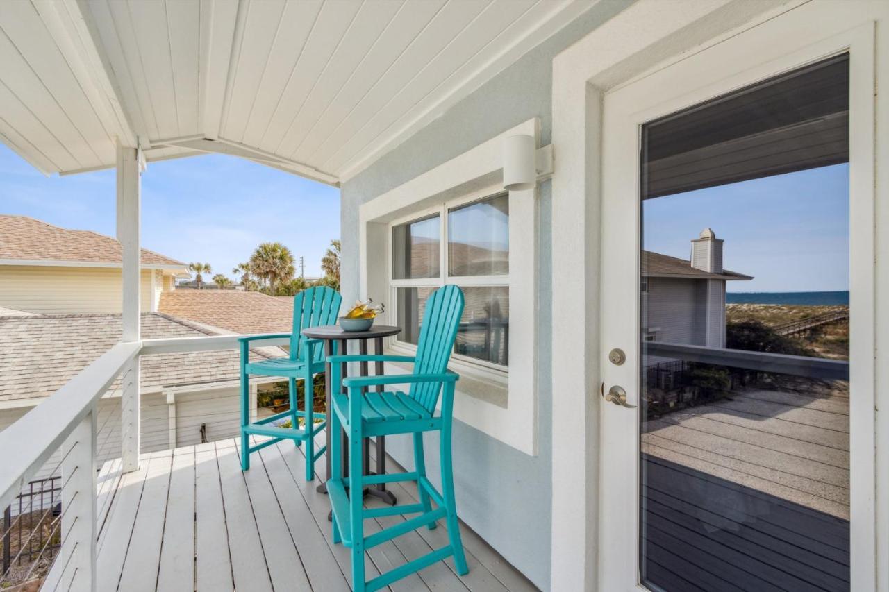 Turtle Loft - Charming Oceanfront Loft - Multiple Decks - Private Access *