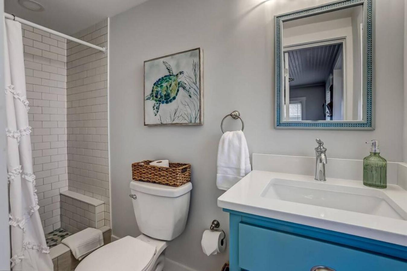 Turtle Loft - Charming Oceanfront Loft - Multiple Decks - Private Access Apartment Fernandina Beach
