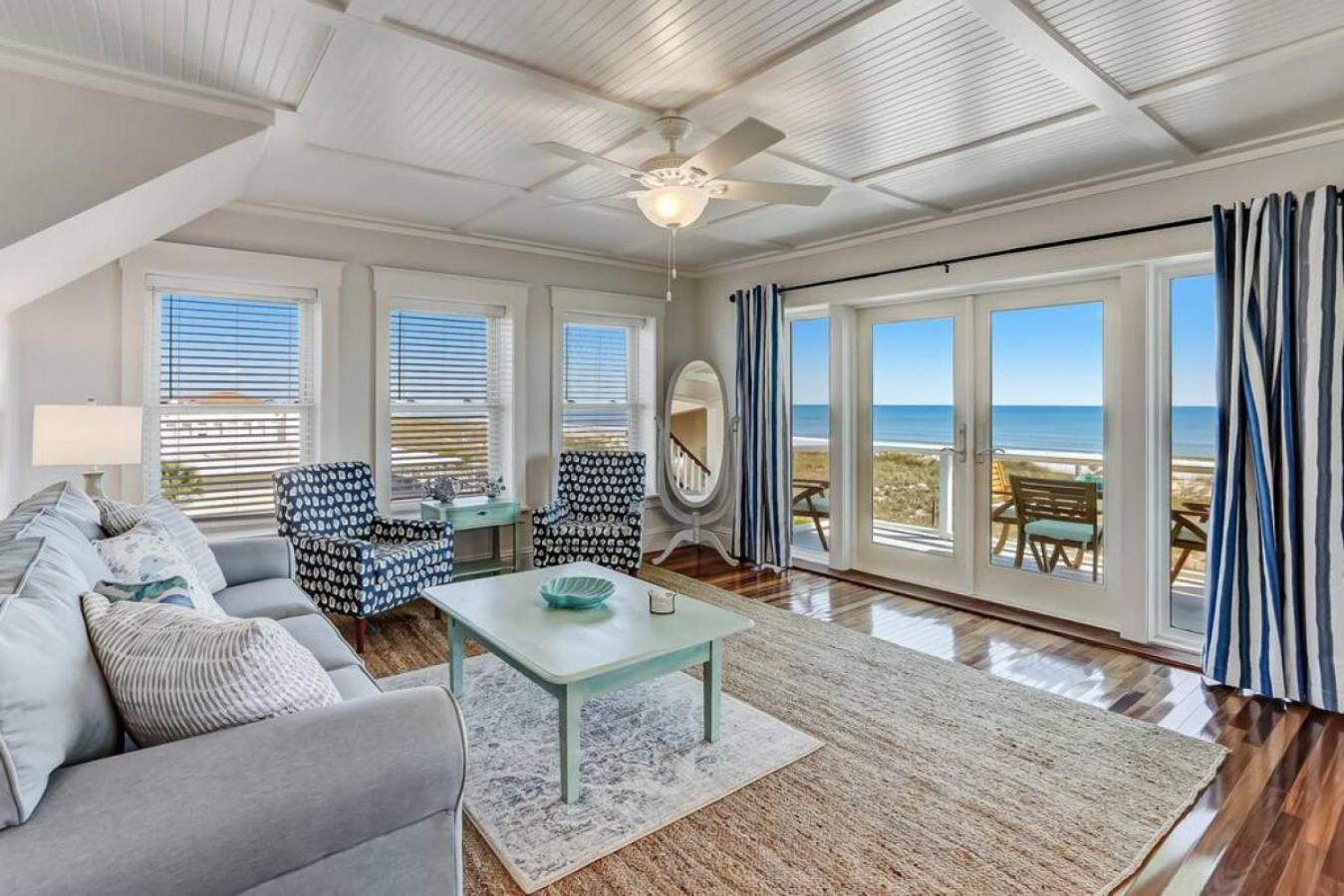 Mermaid Castle - Oceanfront Luxury House - Rooftop Deck