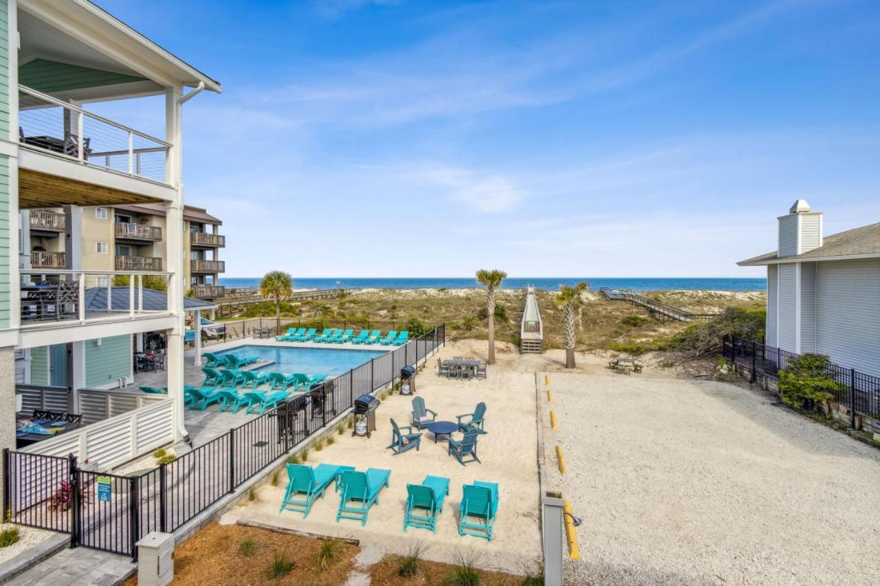 Turtle Loft - Charming Oceanfront Loft - Multiple Decks - Private Access Apartment *