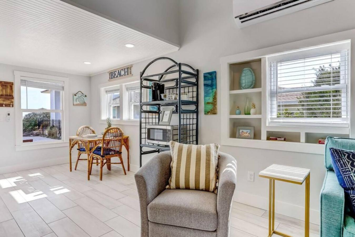 Turtle Loft - Charming Oceanfront Loft - Multiple Decks - Private Access