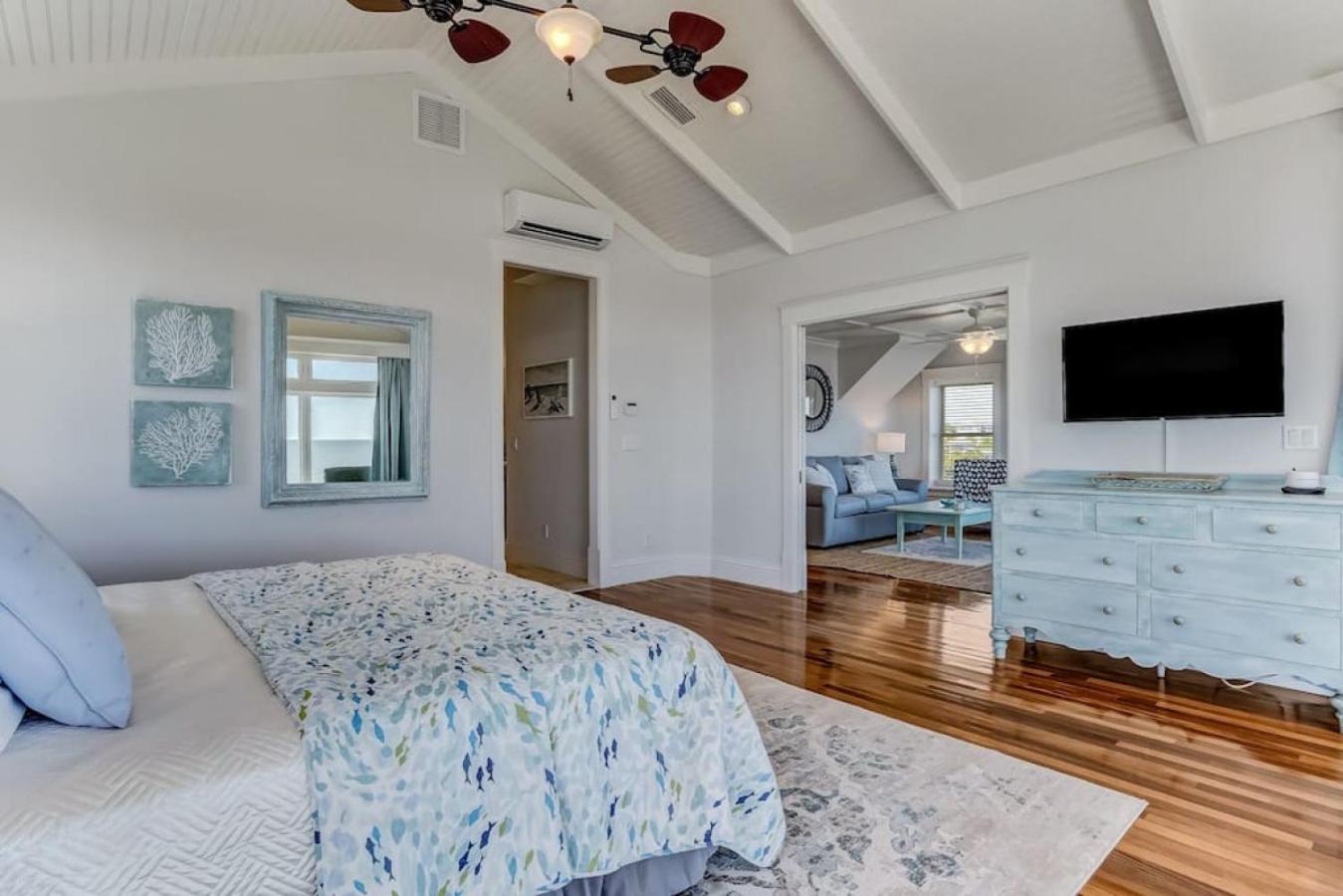 Mermaid Castle - Oceanfront Luxury House - Rooftop Deck Holiday home Fernandina Beach