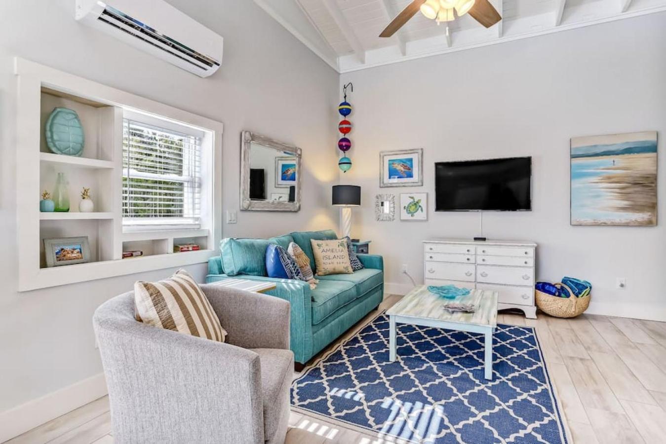 Turtle Loft - Charming Oceanfront Loft - Multiple Decks - Private Access Fernandina Beach