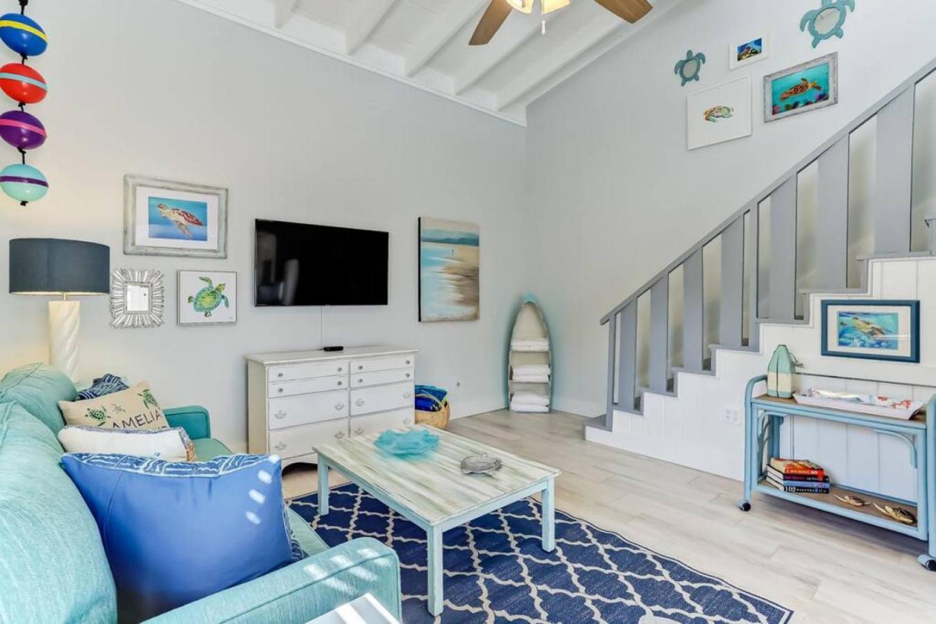 Turtle Loft - Charming Oceanfront Loft - Multiple Decks - Private Access