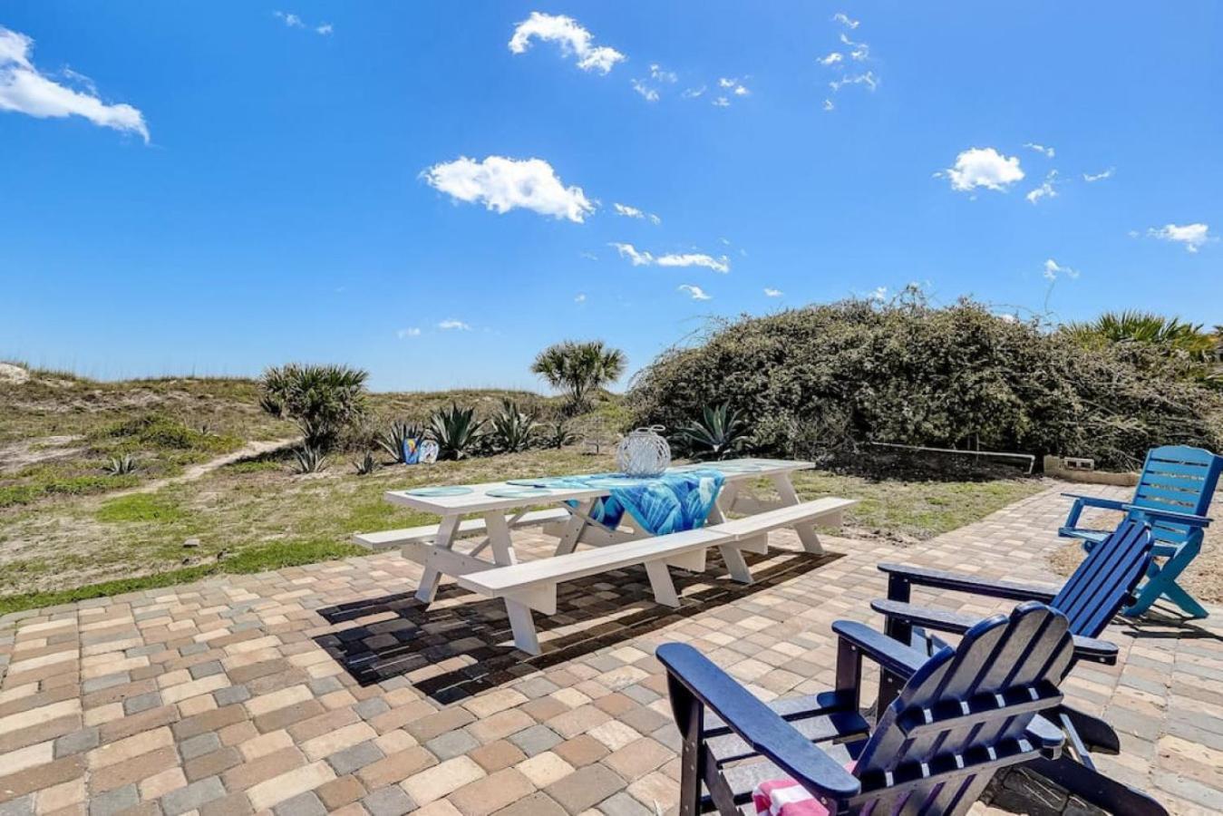 Mermaid Castle - Oceanfront Luxury House - Rooftop Deck Holiday home *