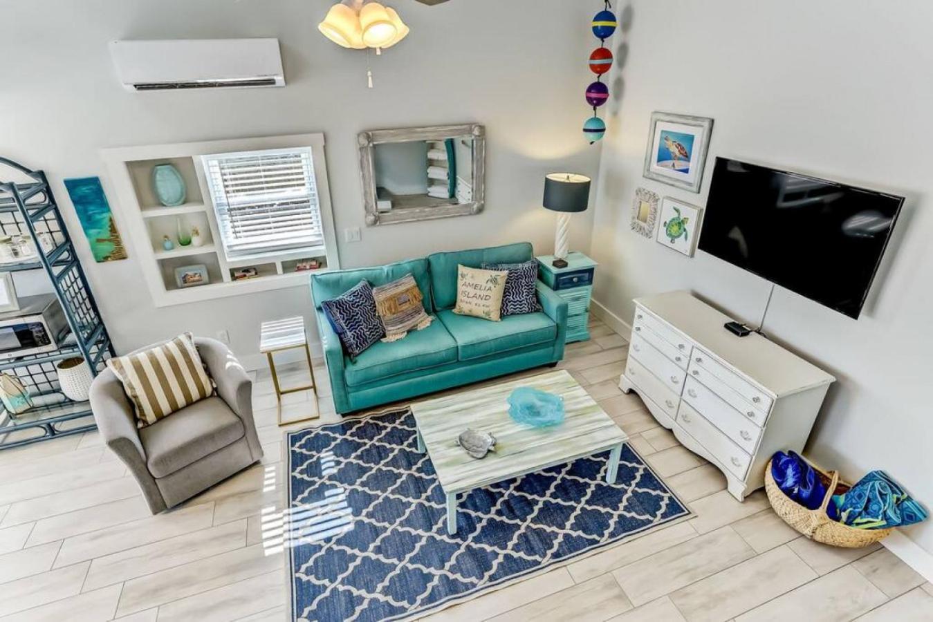 Turtle Loft - Charming Oceanfront Loft - Multiple Decks - Private Access *