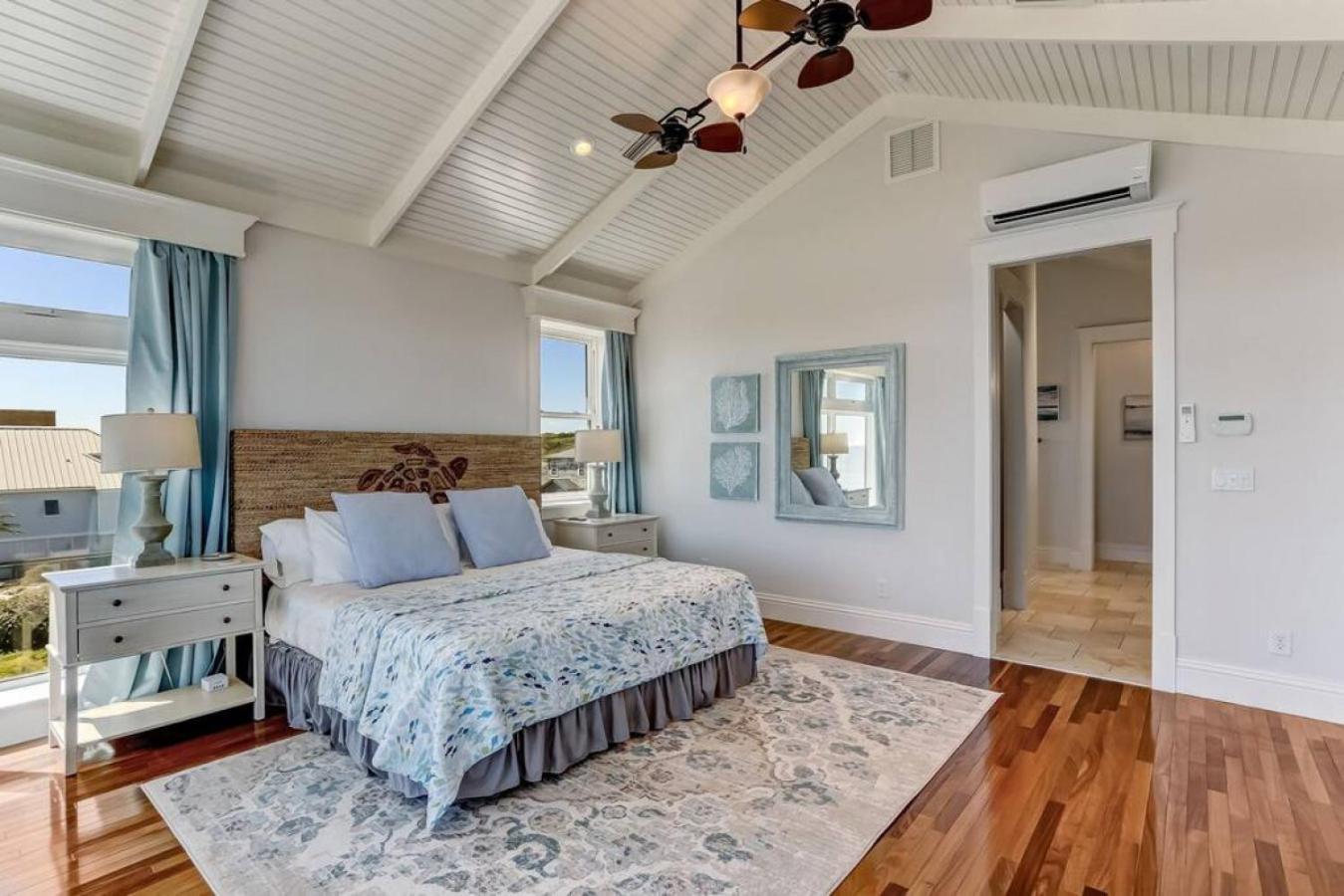 Holiday home Mermaid Castle - Oceanfront Luxury House - Rooftop Deck *
