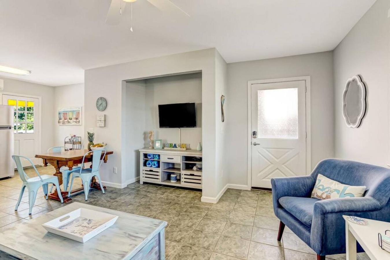 Holiday home South Down - Patio - Pool - Located Across Street From Fernandina Beach