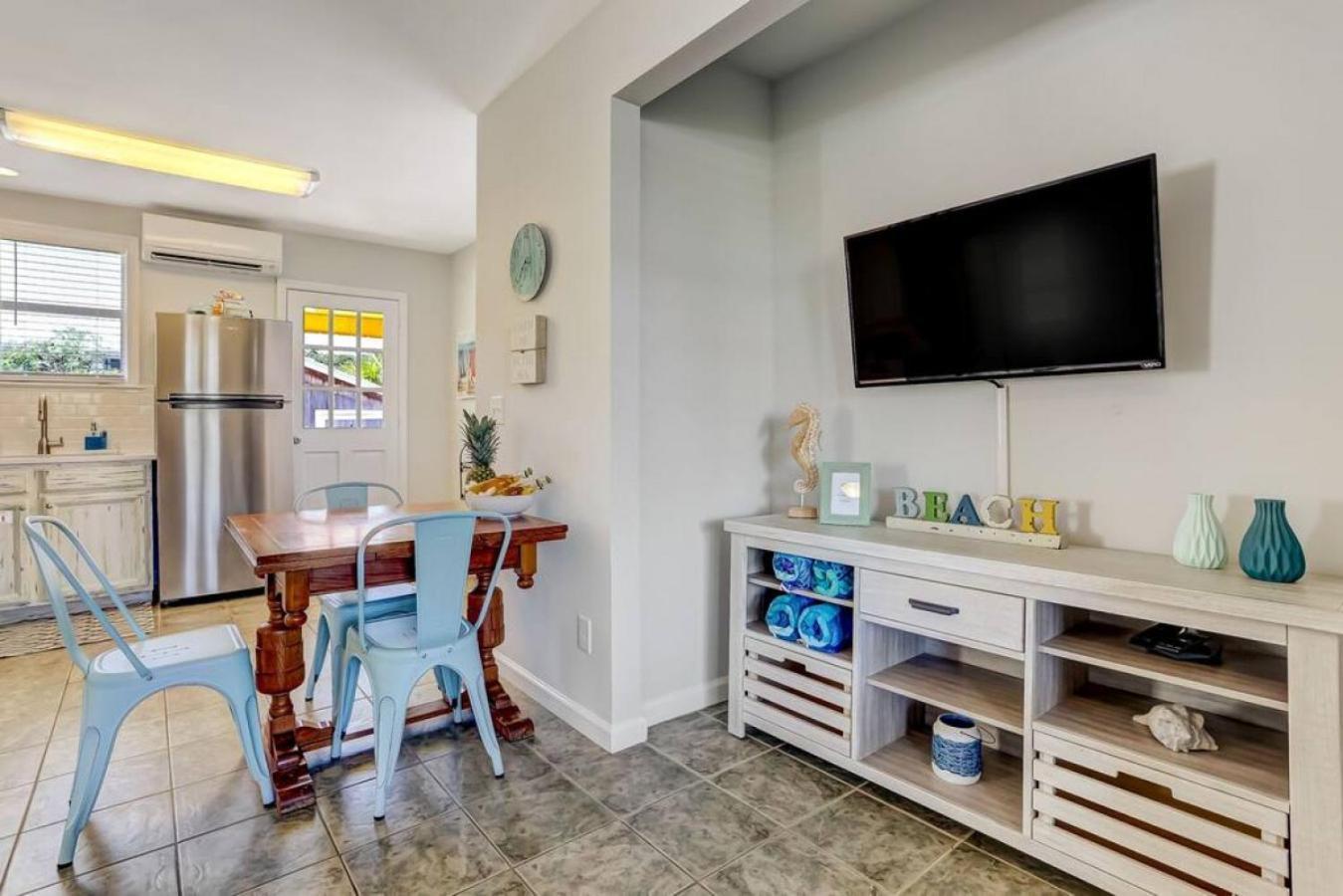 South Down - Patio - Pool - Located Across Street From Holiday home *