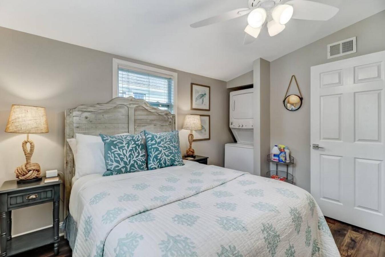 Tropical Up - 3 Bedrooms - Across Street From - Deck * Fernandina Beach