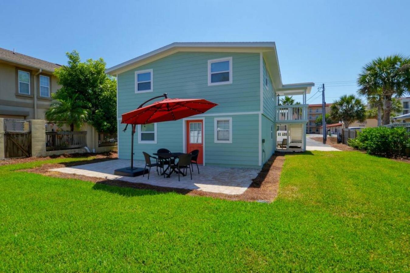 Tropical Up - 3 Bedrooms - Across Street From - Deck Fernandina Beach