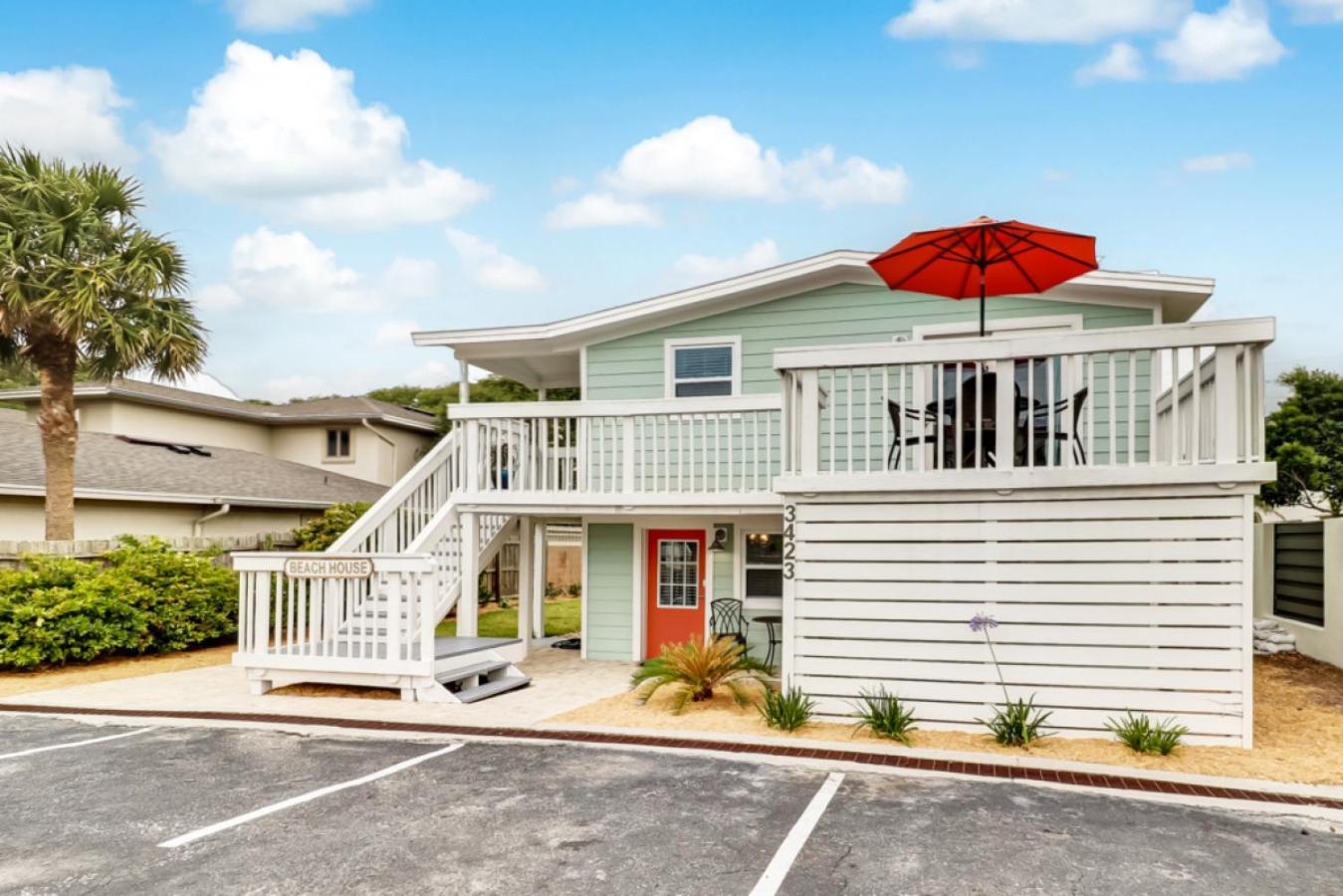 Holiday home Tropical Up - 3 Bedrooms - Across Street From - Deck *