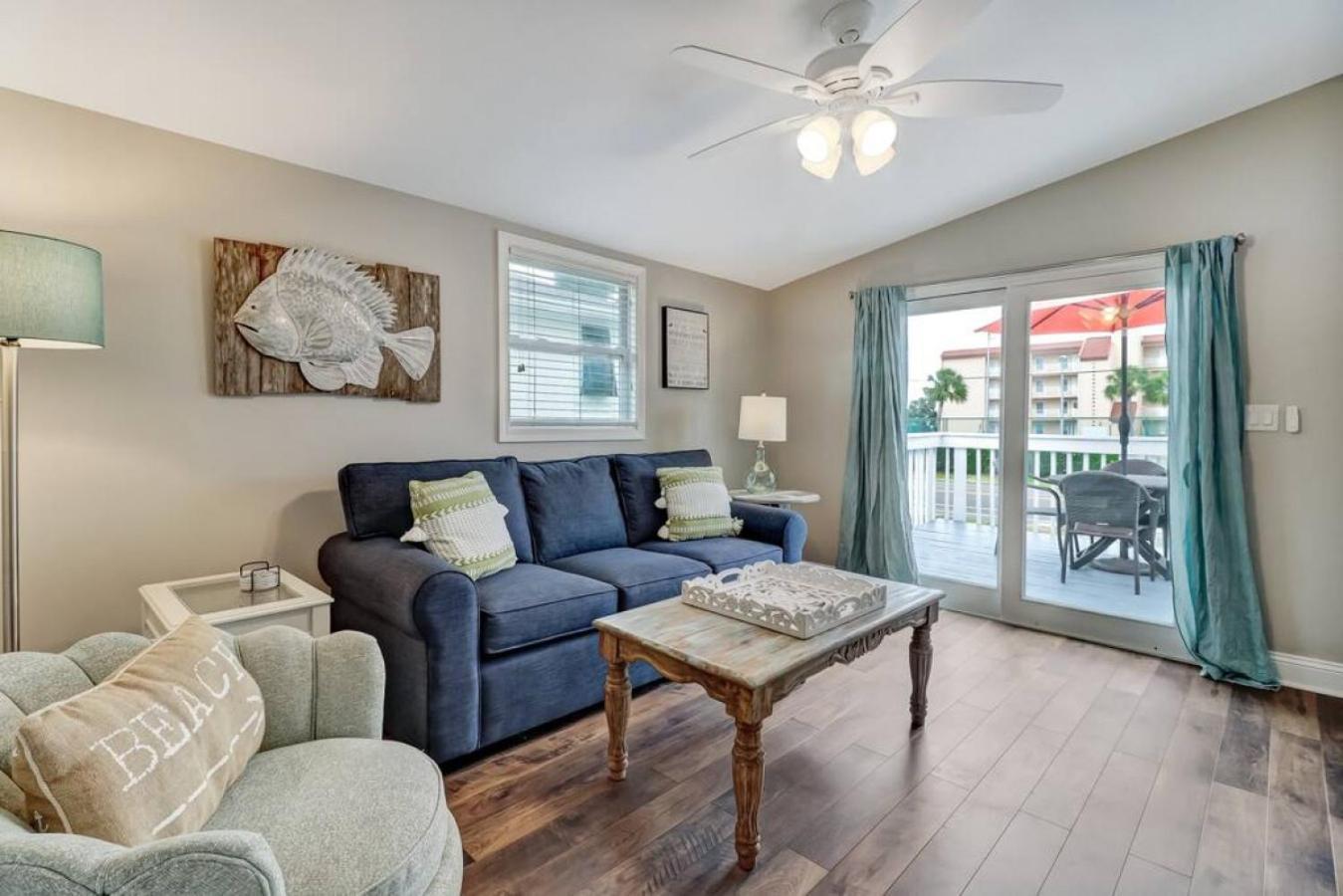 Tropical Up - 3 Bedrooms - Across Street From - Deck Fernandina Beach