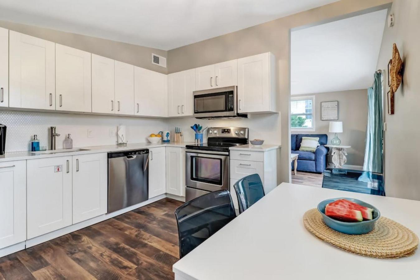 Tropical Up - 3 Bedrooms - Across Street From - Deck * Fernandina Beach