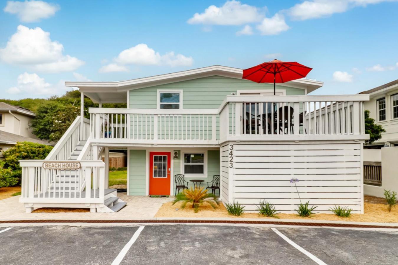 Holiday home Tropical Up - 3 Bedrooms - Across Street From - Deck Fernandina Beach