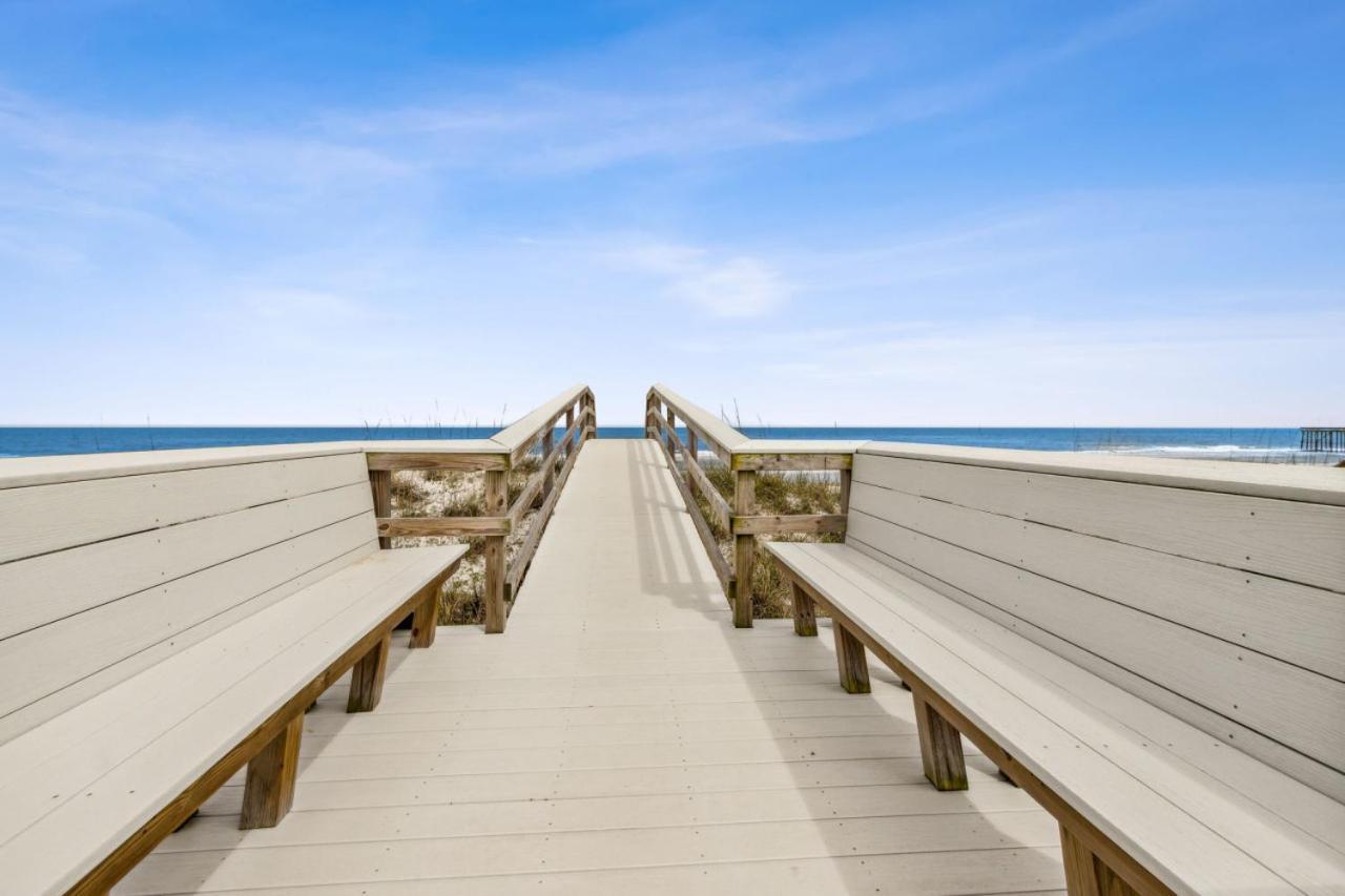 Ocean Lookout 3 - Heated Pool, Beachfront Deck, Stunning Ocean Views Holiday home *