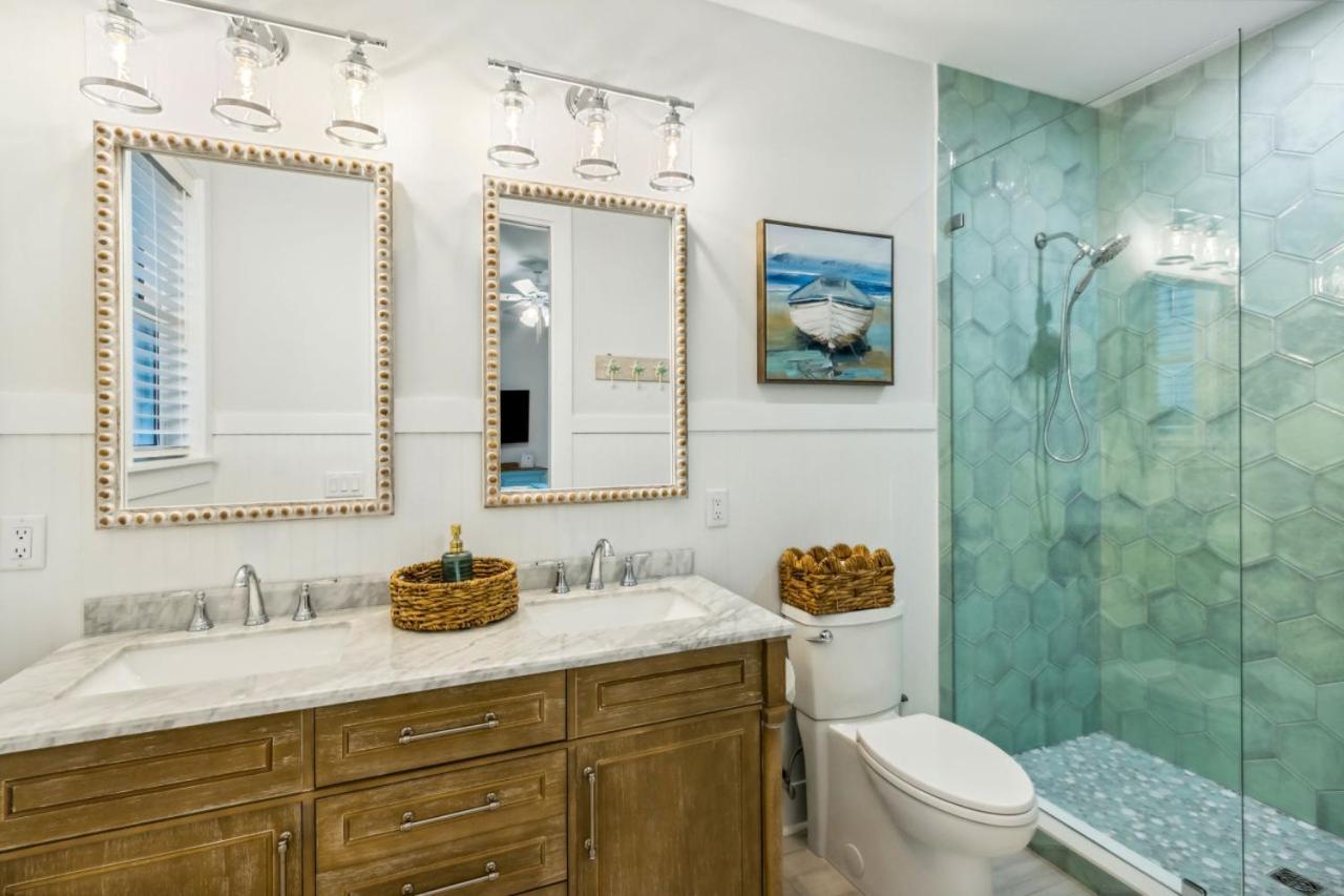 Ocean Lookout 3 - Heated Pool, Beachfront Deck, Stunning Ocean Views Holiday home