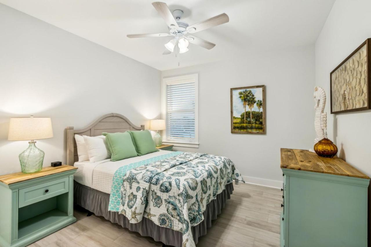 Holiday home Ocean Lookout 3 - Heated Pool, Beachfront Deck, Stunning Ocean Views *