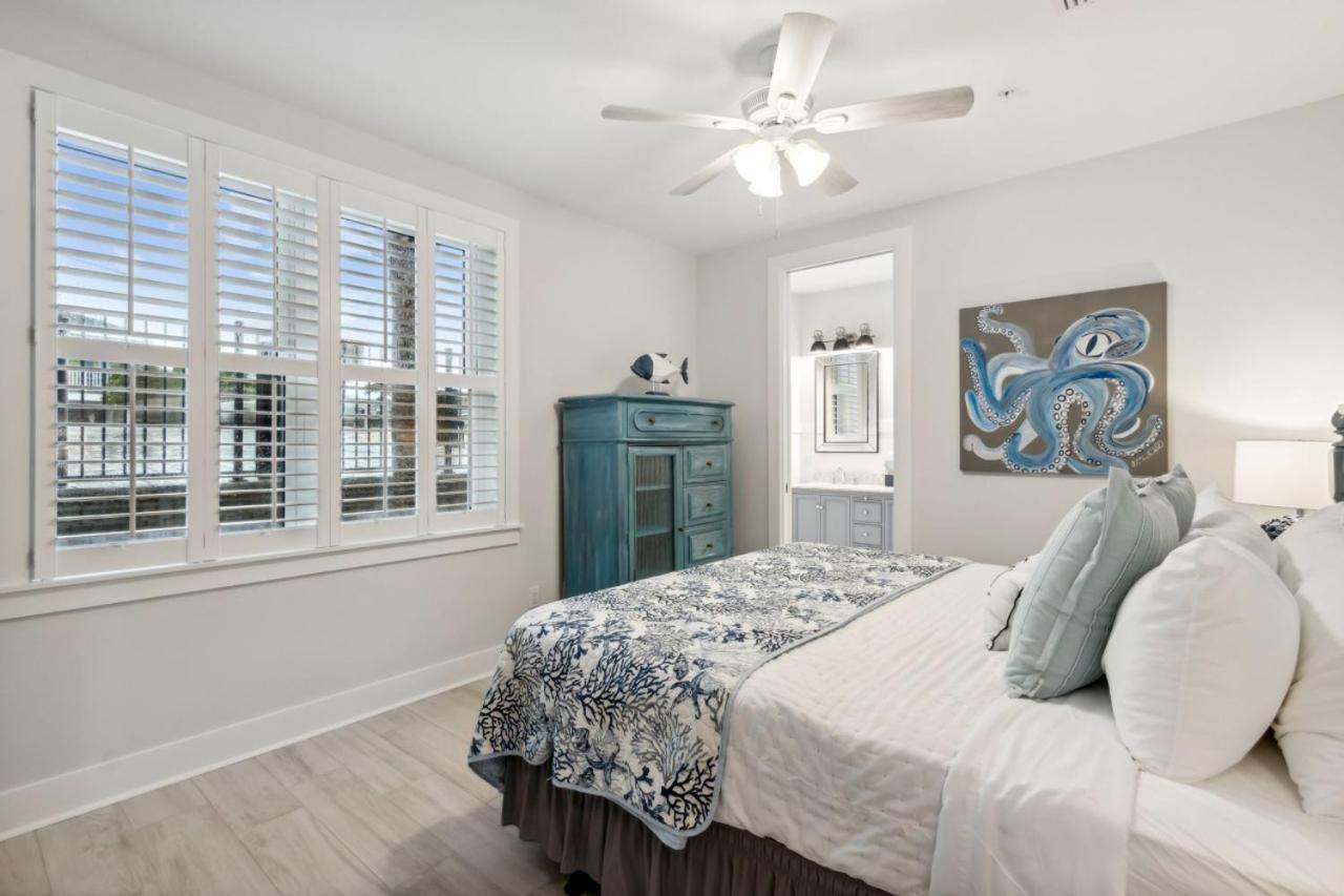 Holiday home Ocean Lookout 1 - Heated Pool, Beachfront Deck, Stunning Ocean Views