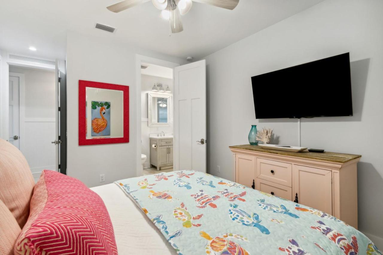 Ocean Lookout 1 - Heated Pool, Beachfront Deck, Stunning Ocean Views Holiday home *