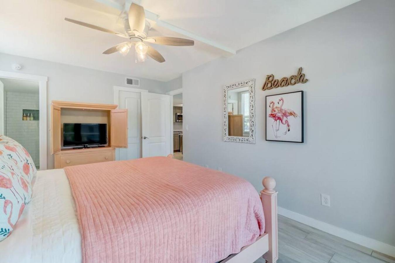 Ketch Courtyard - Oceanview Balcony - Pool - Steps From The Holiday home