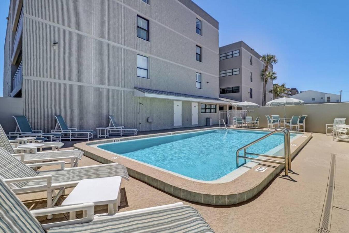 Ketch Courtyard - Oceanview Balcony - Pool - Steps From The Fernandina Beach