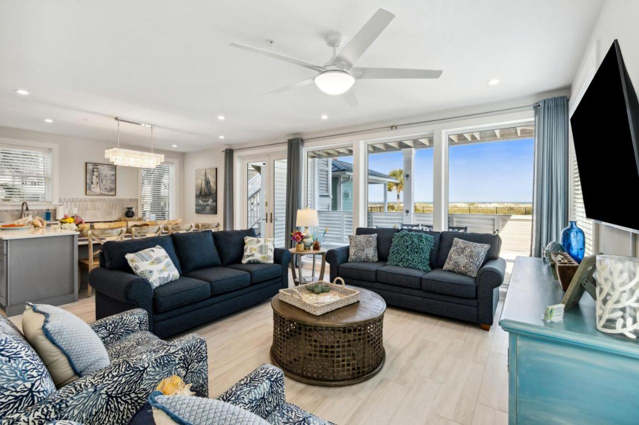 Holiday home Ocean Lookout 1 - Heated Pool, Beachfront Deck, Stunning Ocean Views *