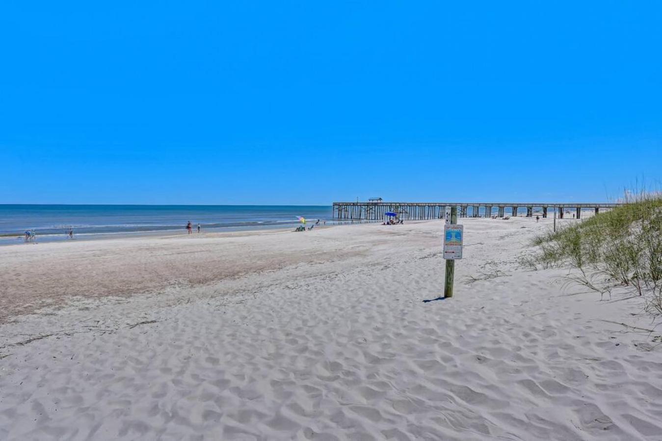 Ketch Courtyard - Oceanview Balcony - Pool - Steps From The Holiday home Fernandina Beach