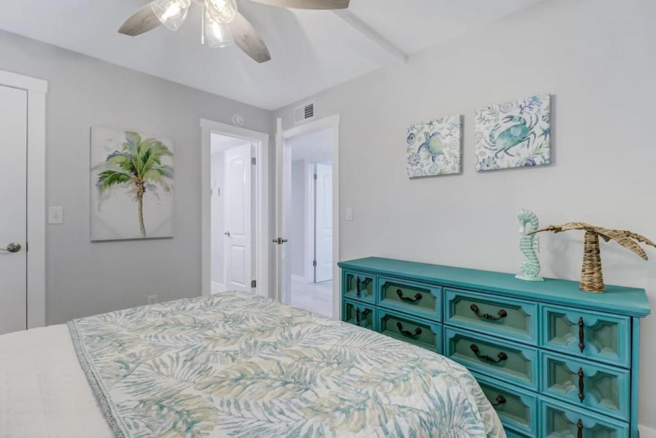 Ketch Courtyard - Oceanview Balcony - Pool - Steps From The Holiday home