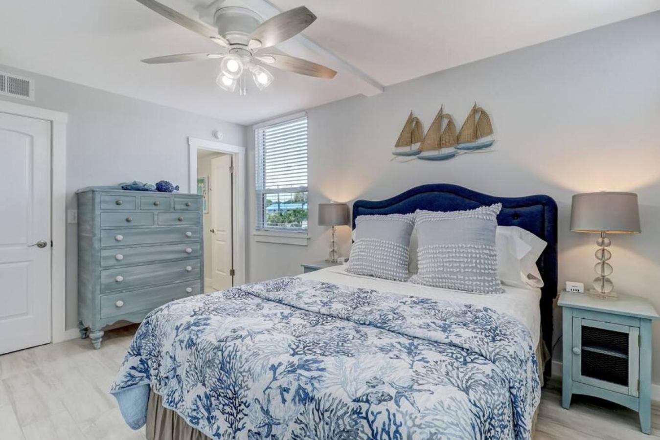 Ketch Courtyard - Oceanview Balcony - Pool - Steps From The Fernandina Beach