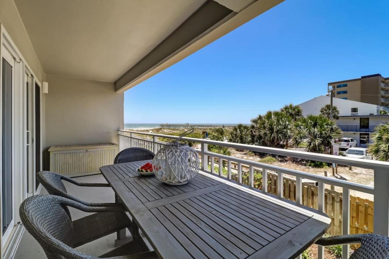 Ketch Courtyard - Oceanview Balcony - Pool - Steps From The Holiday home
