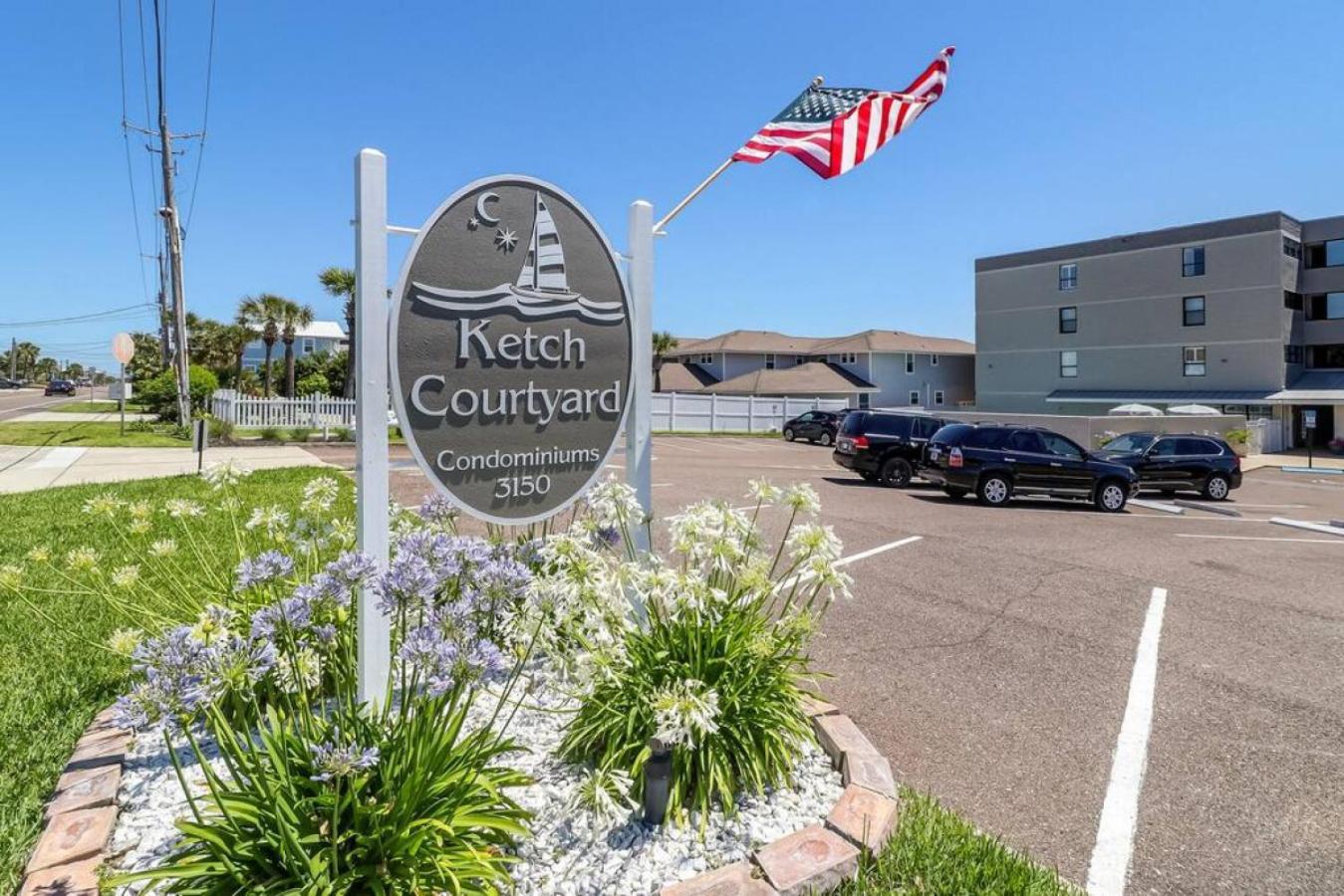 Ketch Courtyard - Oceanview Balcony - Pool - Steps From The * Fernandina Beach