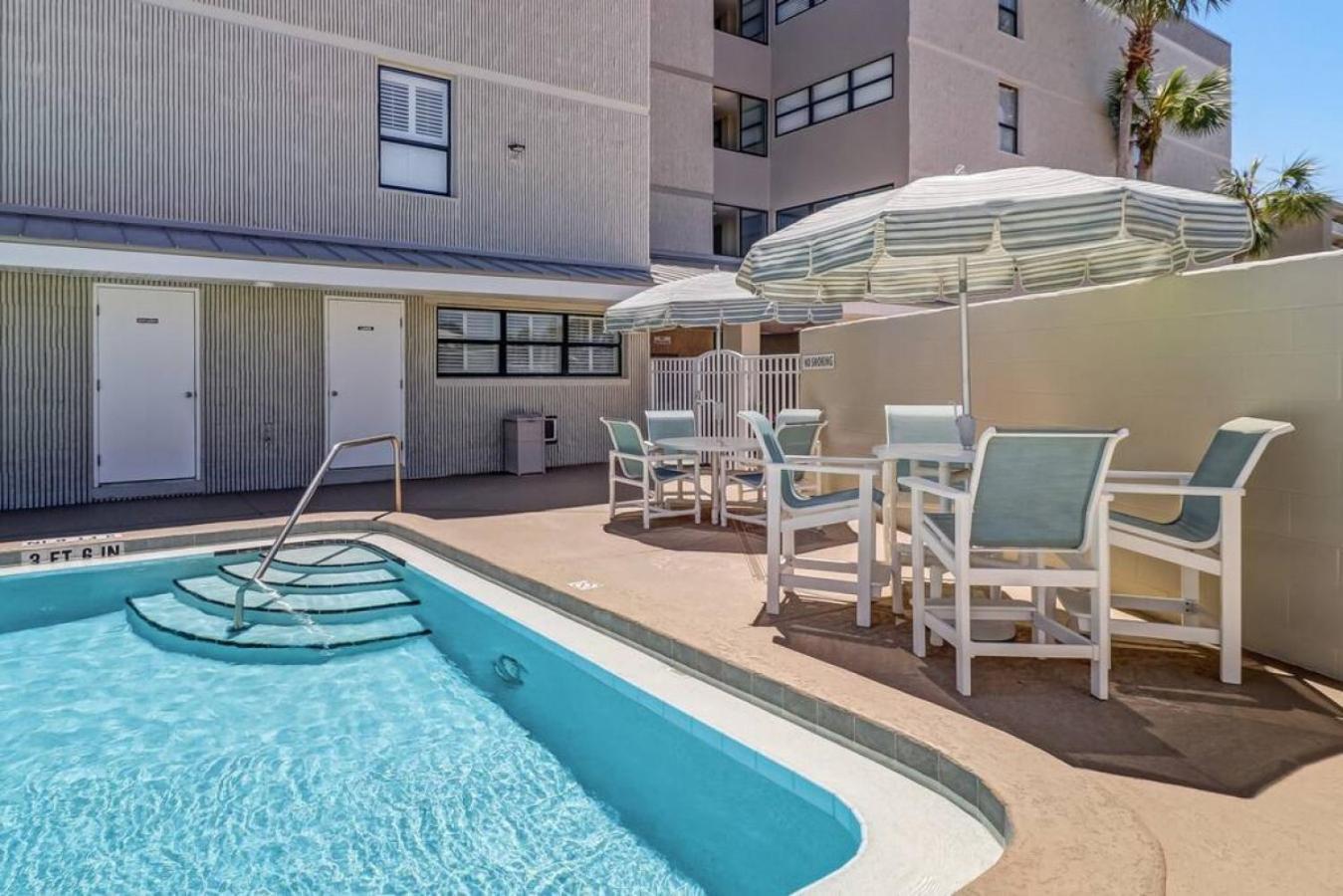 Ketch Courtyard - Oceanview Balcony - Pool - Steps From The Holiday home *