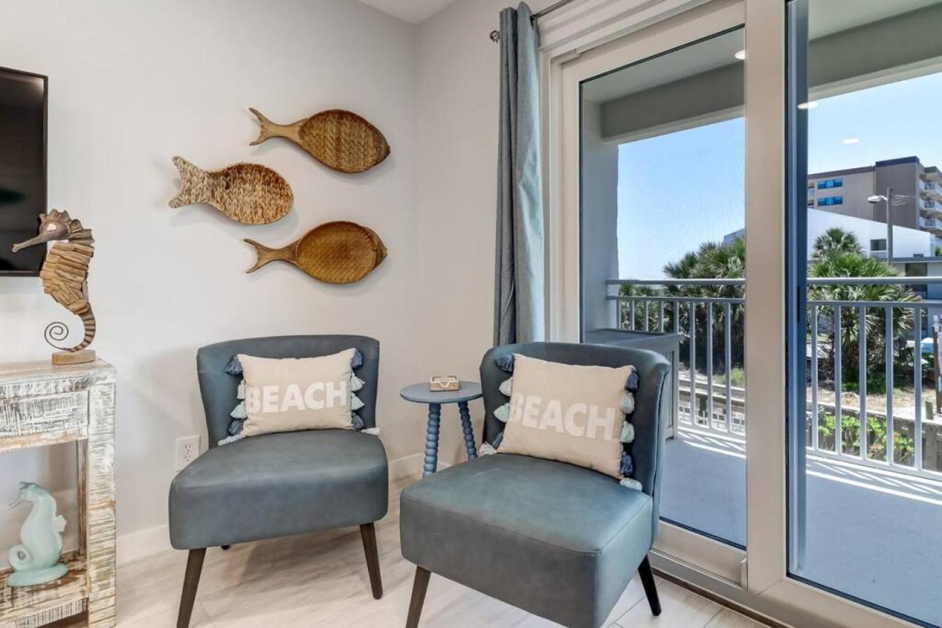 Ketch Courtyard - Oceanview Balcony - Pool - Steps From The Holiday home Fernandina Beach