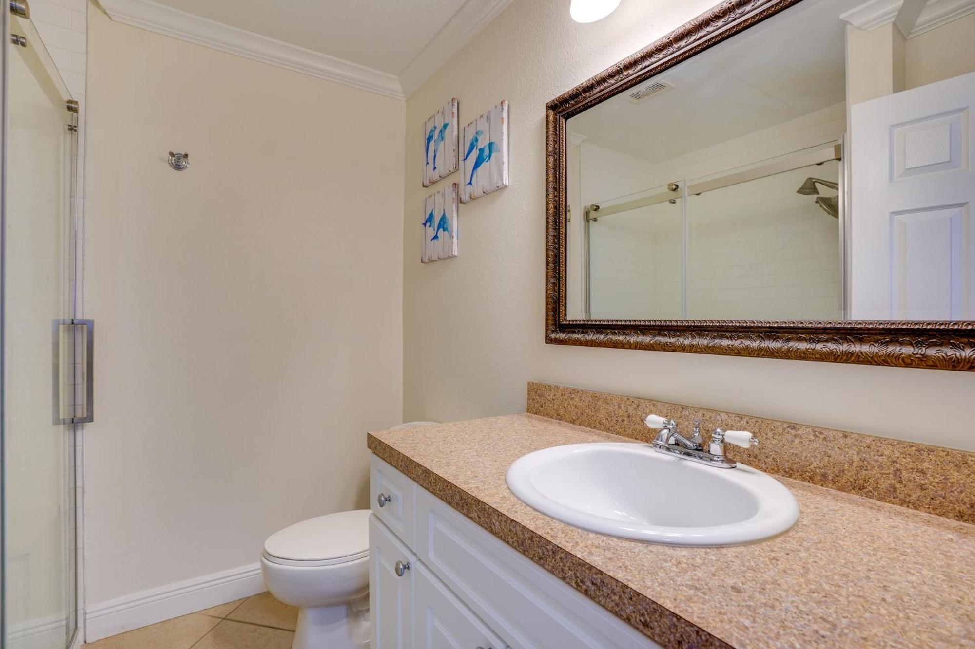 Townhome Near Beach! Holiday home