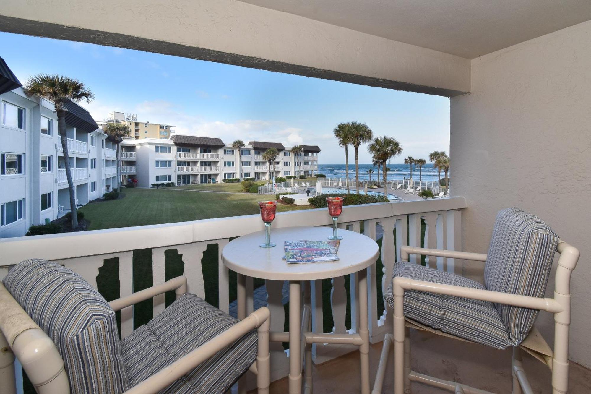 Apartment Prime Location Pool Views Oceanview Gem Chateau By The Sea 22b *