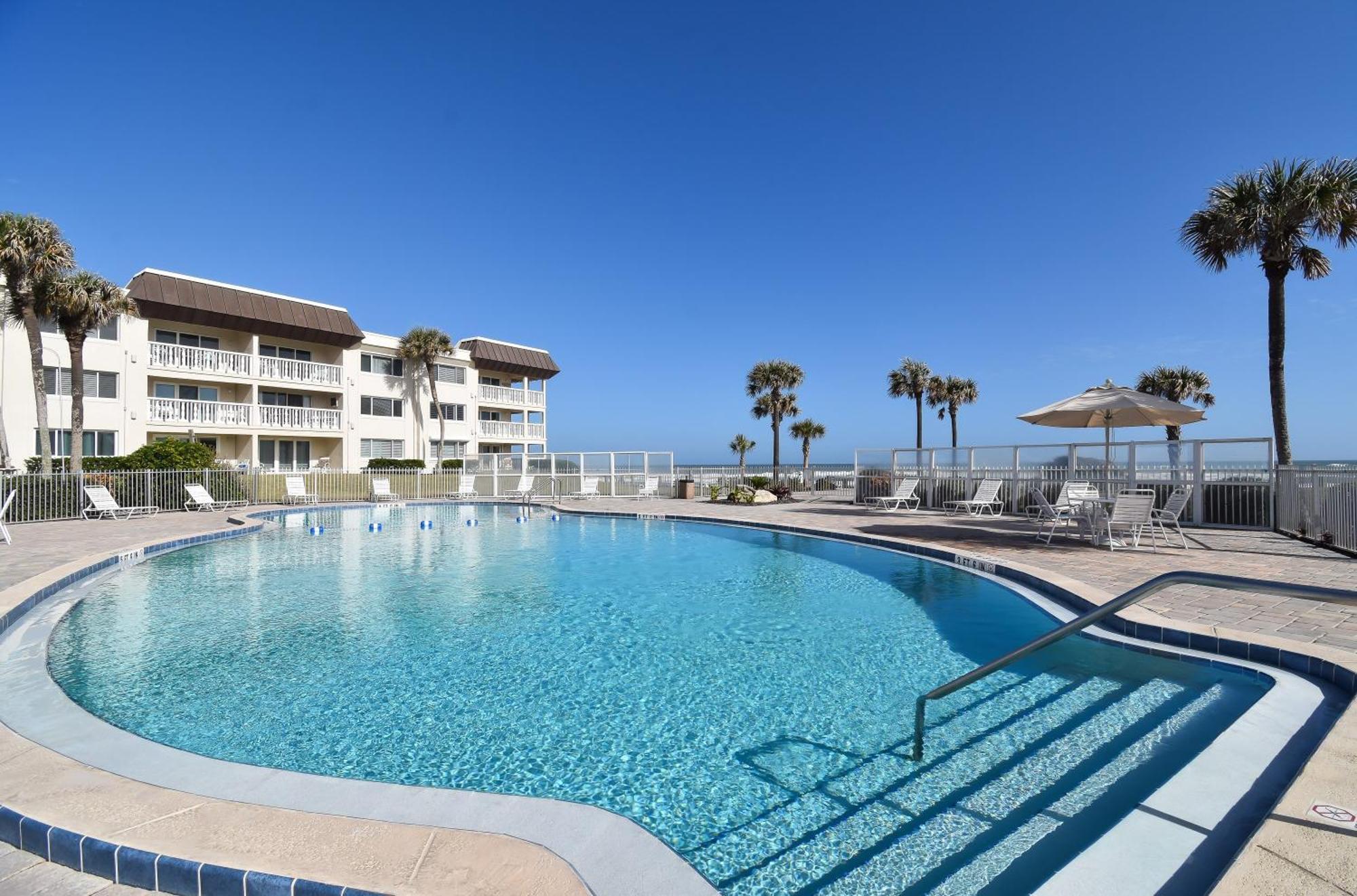 Prime Location Pool Views Oceanview Gem Chateau By The Sea 22b Apartment New Smyrna Beach