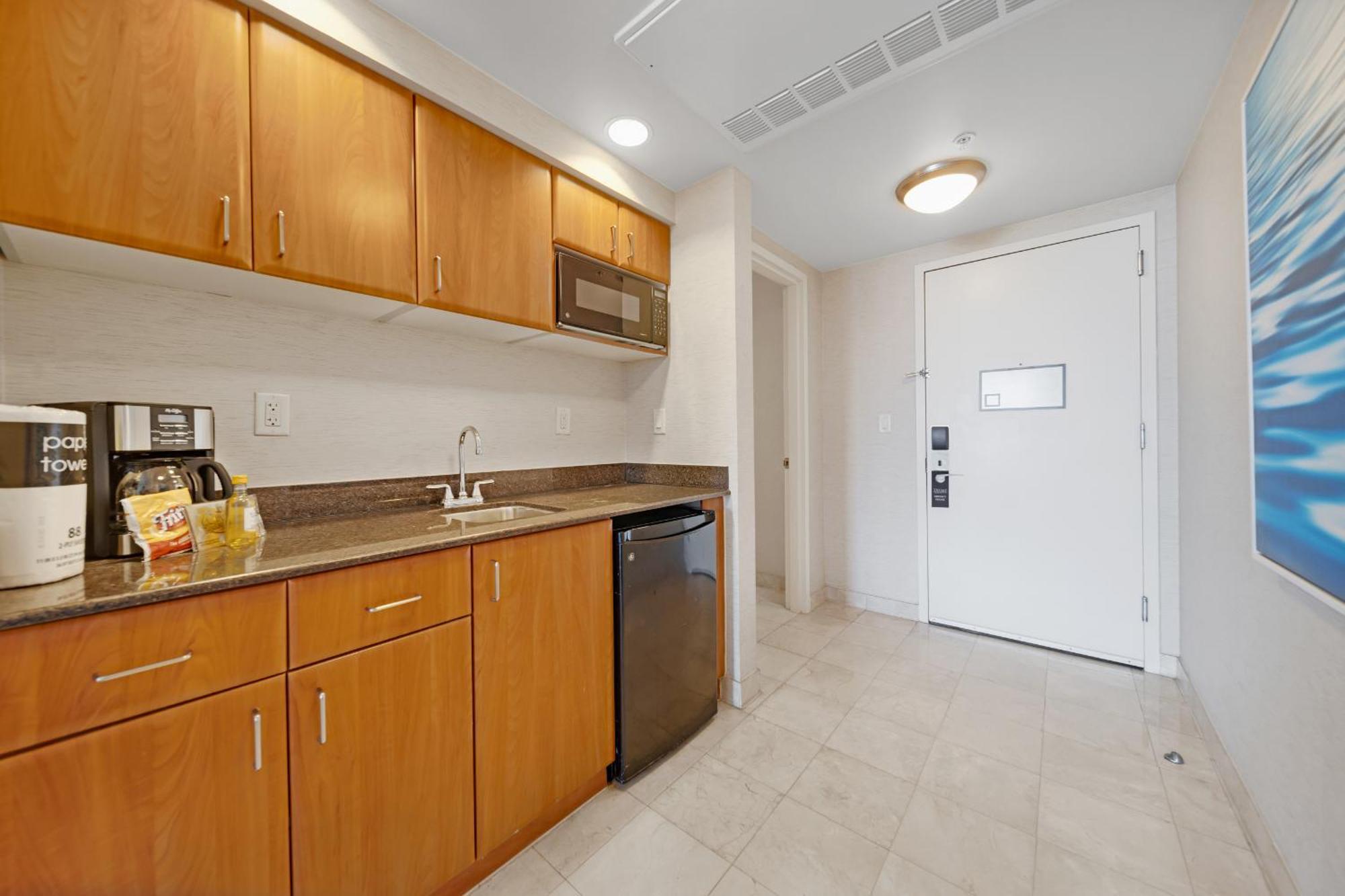 Apartment Prime Location - Luxurious Unit Within Exclusive Luxury