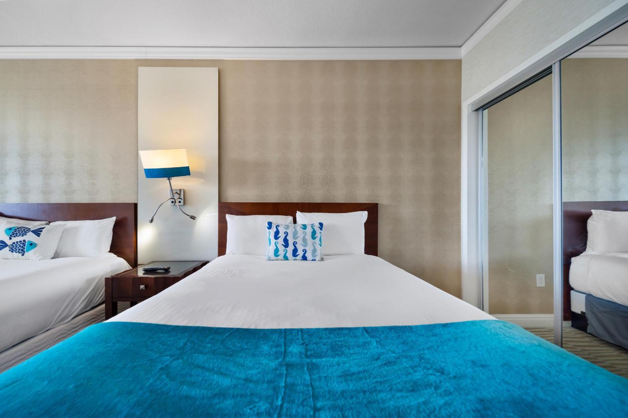 Prime Location - Luxurious Unit Within Exclusive Luxury Apartment Sunny Isles Beach
