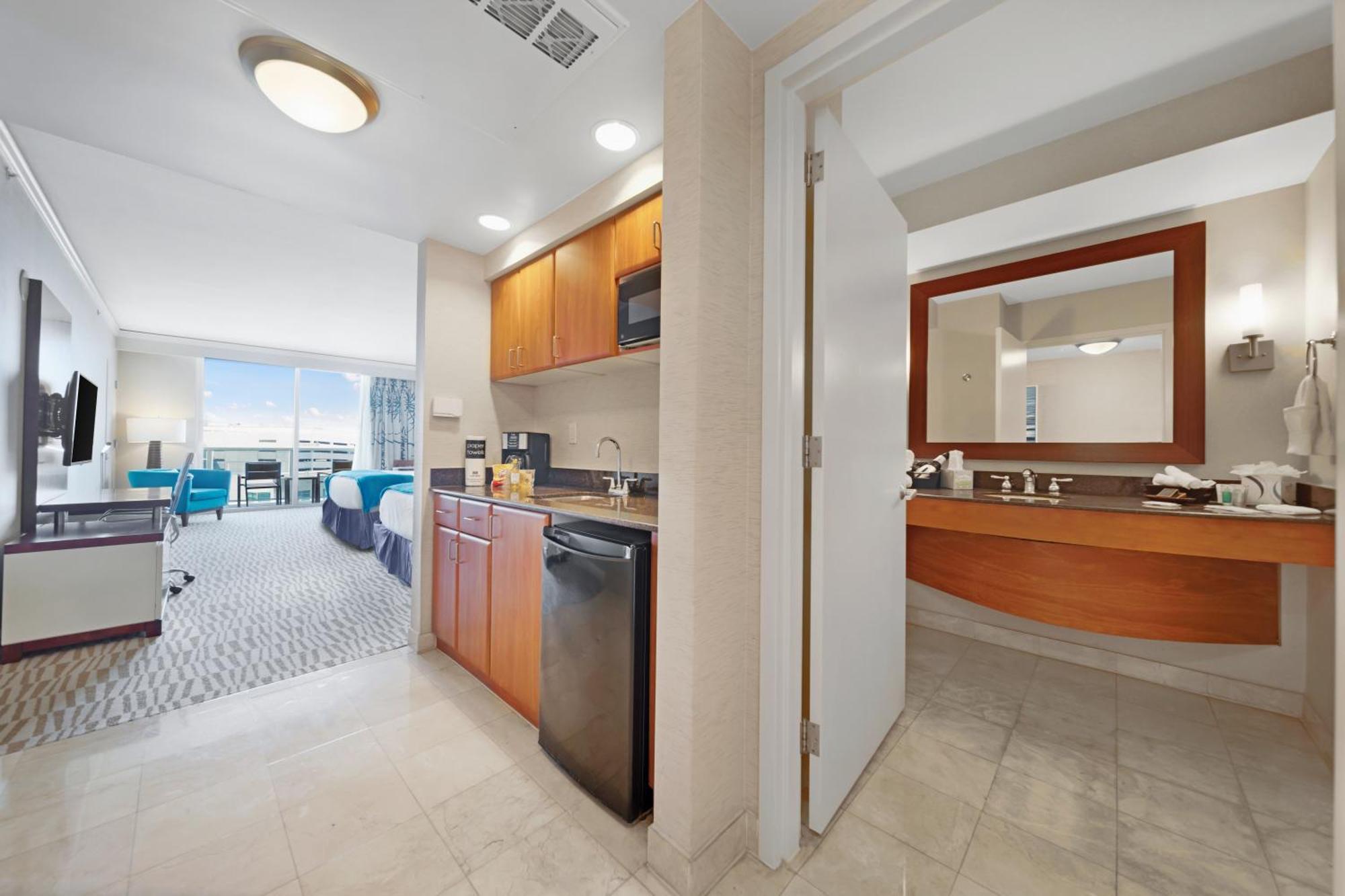Prime Location - Luxurious Unit Within Exclusive Luxury Sunny Isles Beach