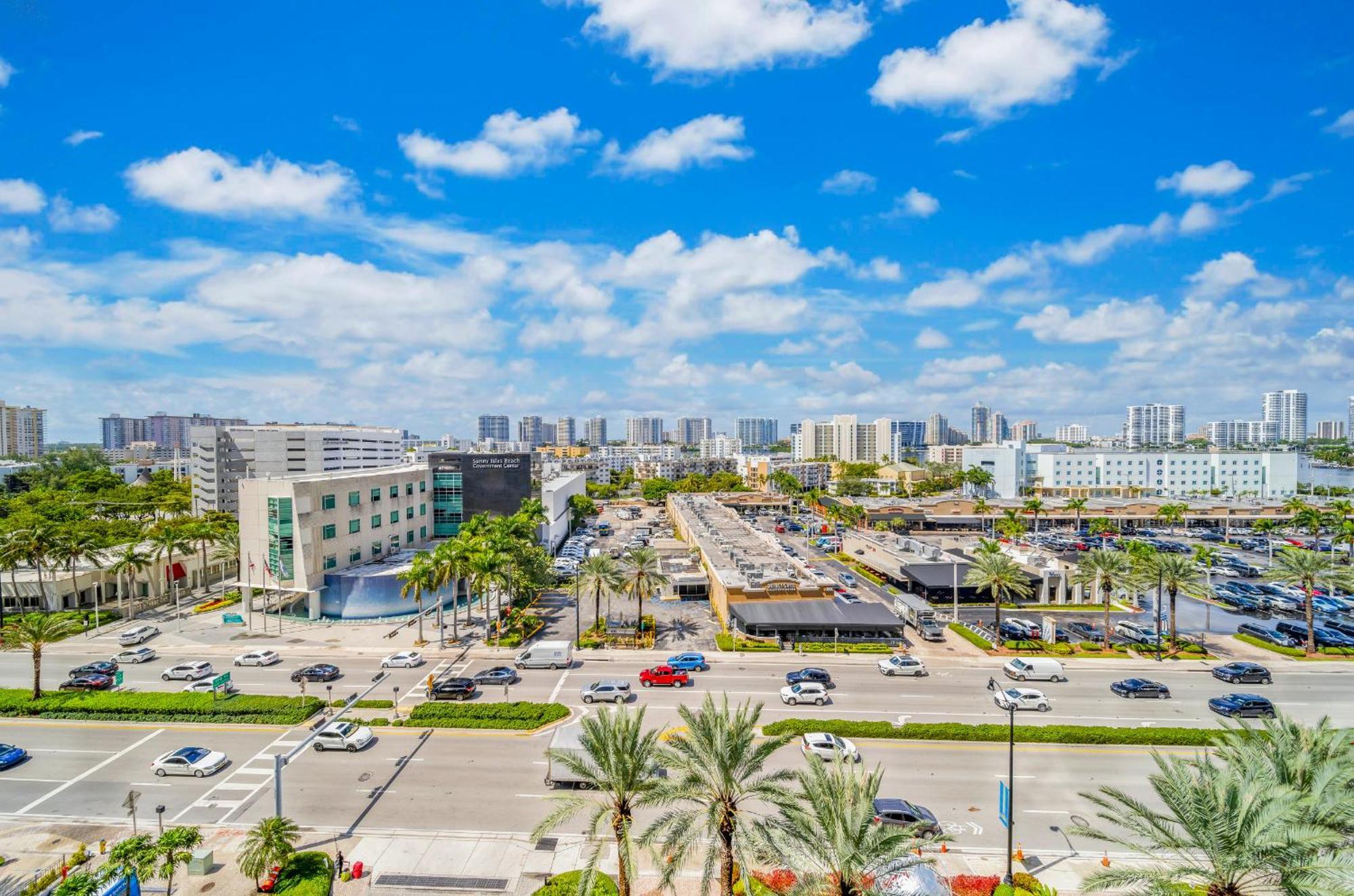 Prime Location - Luxurious Unit Within Exclusive Luxury Apartment Sunny Isles Beach