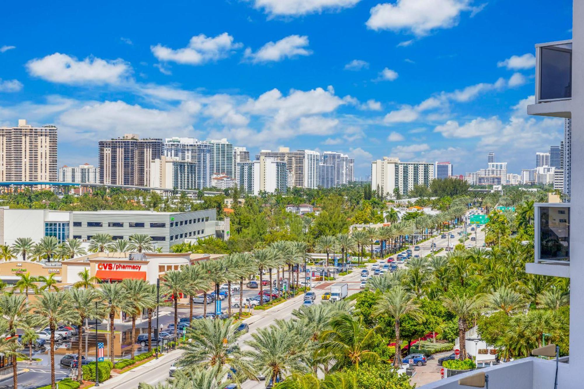 Apartment Prime Location - Luxurious Unit Within Exclusive Luxury *