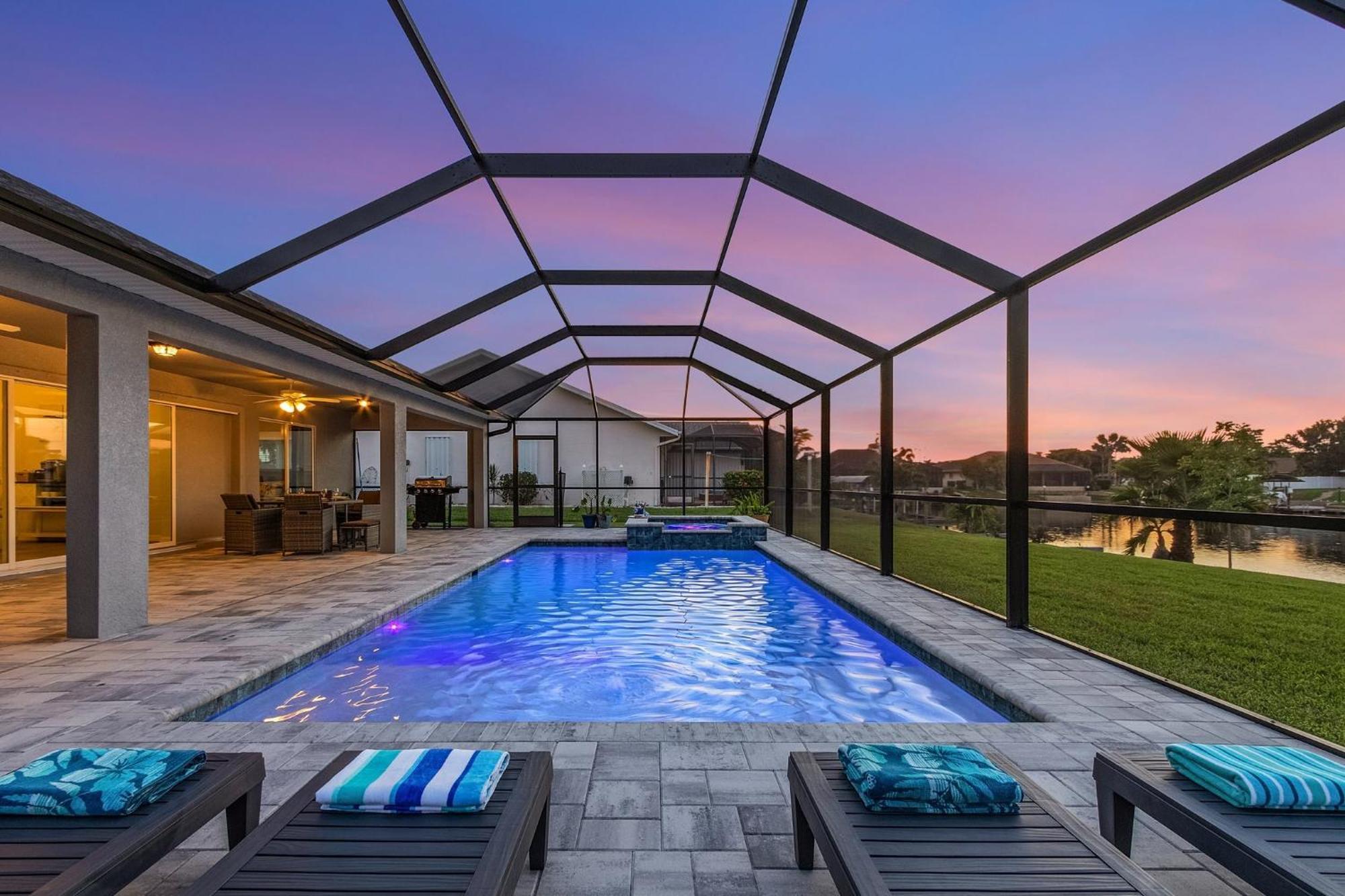 Sunrise To Sunset - Gorgeous Villa, Heated Pool And Spa, Bicycle - Del Boca Vista - Roelens Cape Coral
