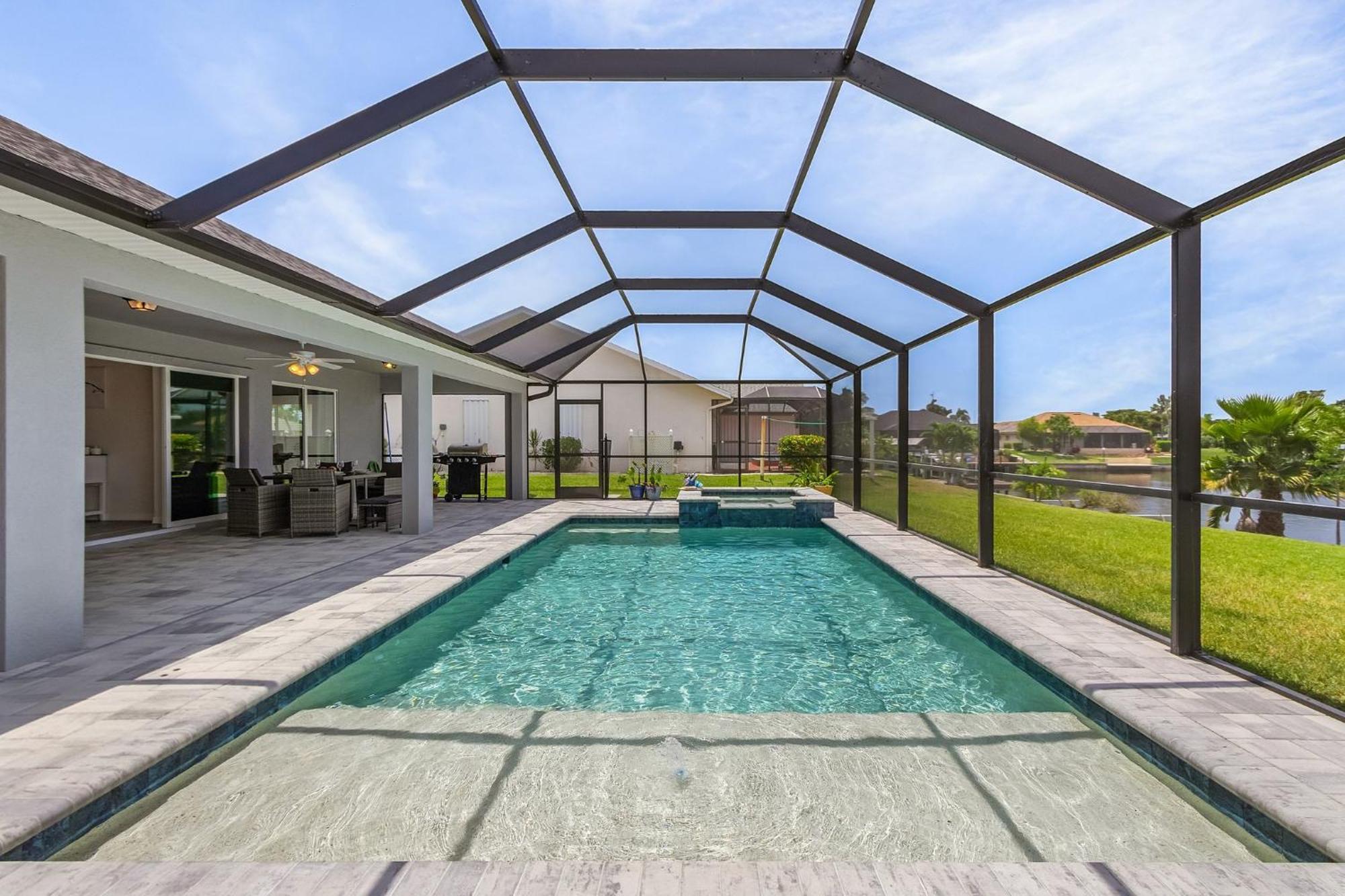 Sunrise To Sunset - Gorgeous Villa, Heated Pool And Spa, Bicycle - Del Boca Vista - Roelens Cape Coral