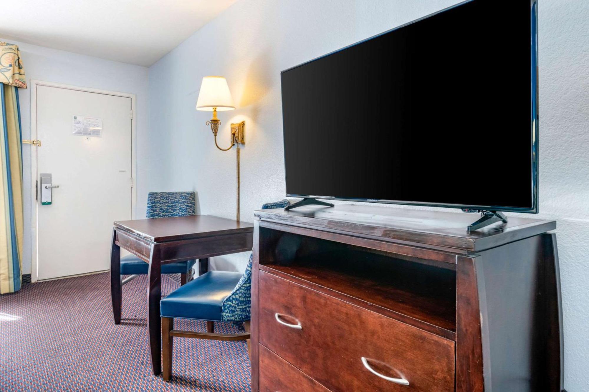 Inn Quality North Near Lido Key Sarasota