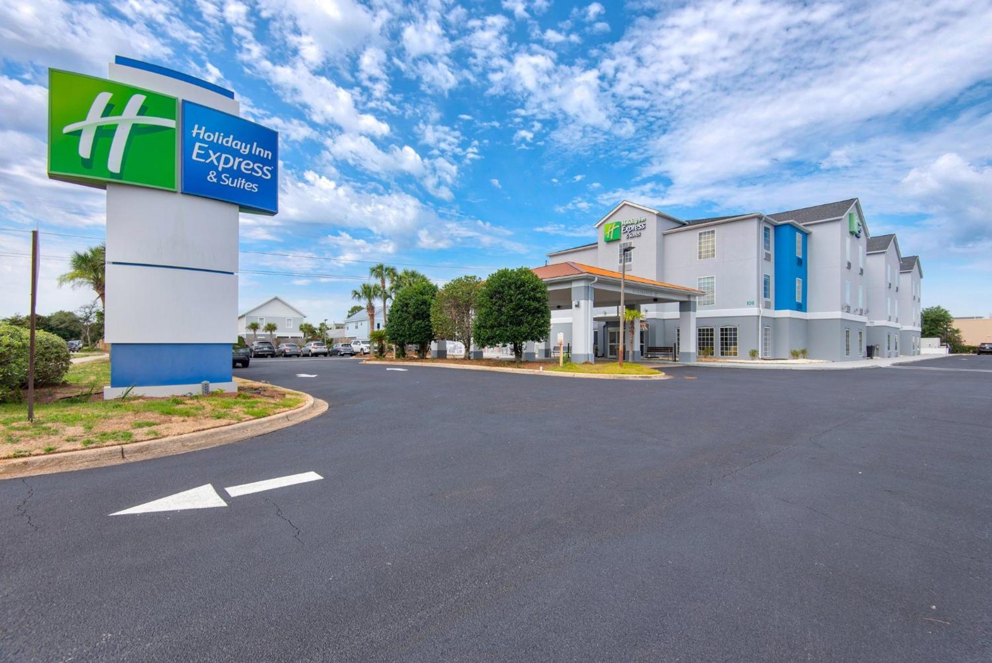 Express E - Commons Mall Area By Ihg Hotel Destin