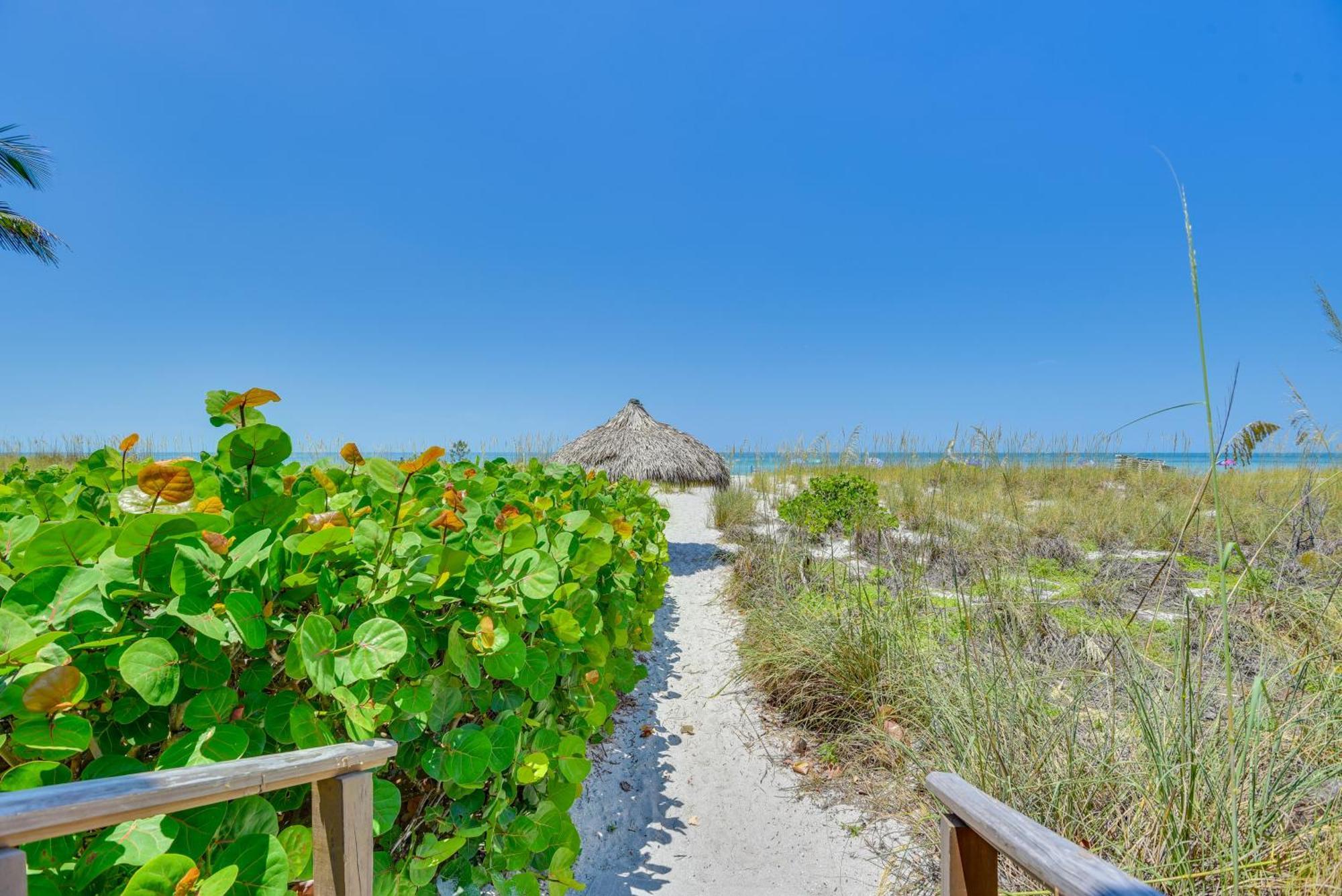 Sunlit Escape With Private Longboat Key