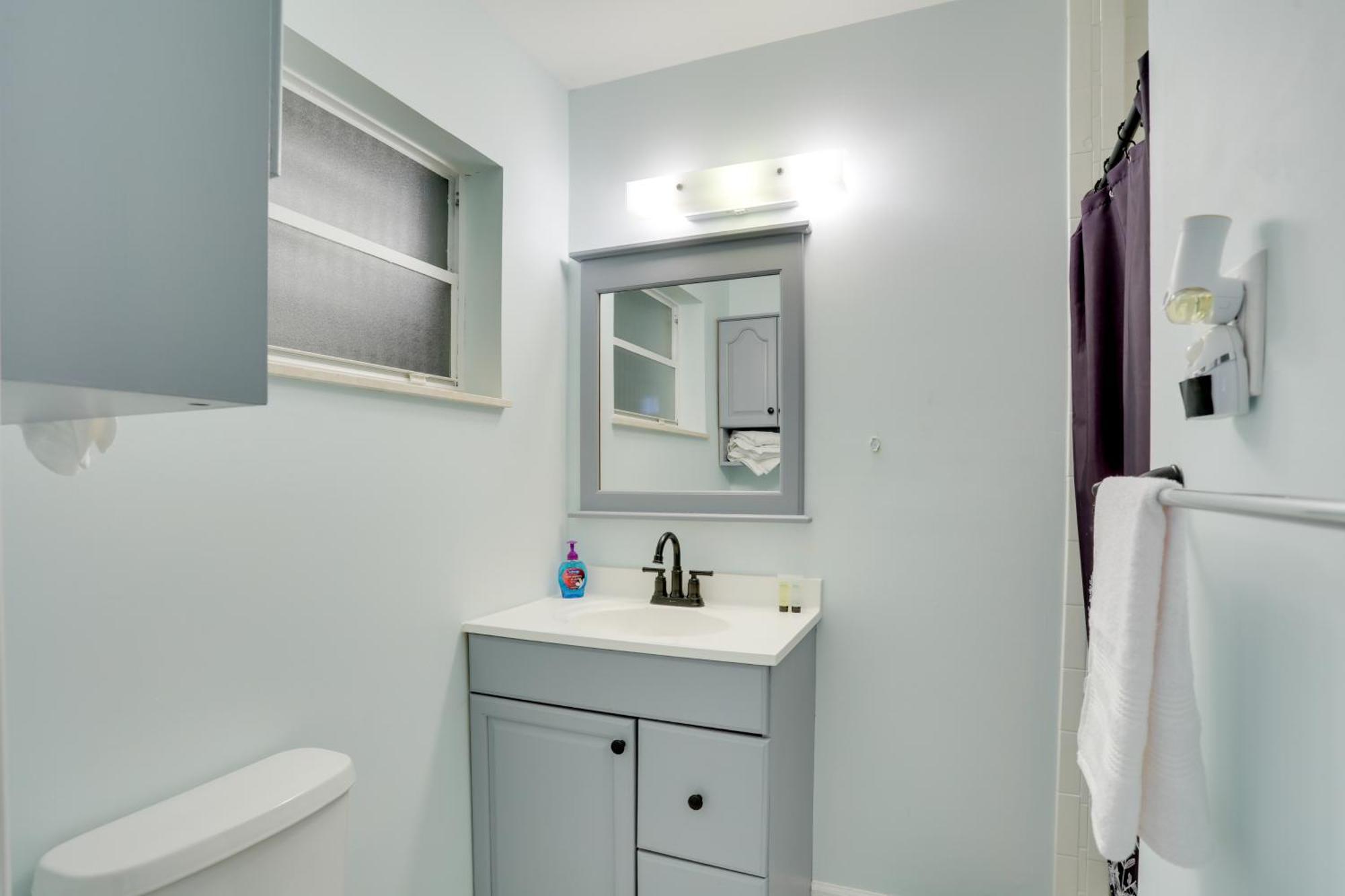 Pet-friendly Less Than 3 Mi To Downtown! Apartment