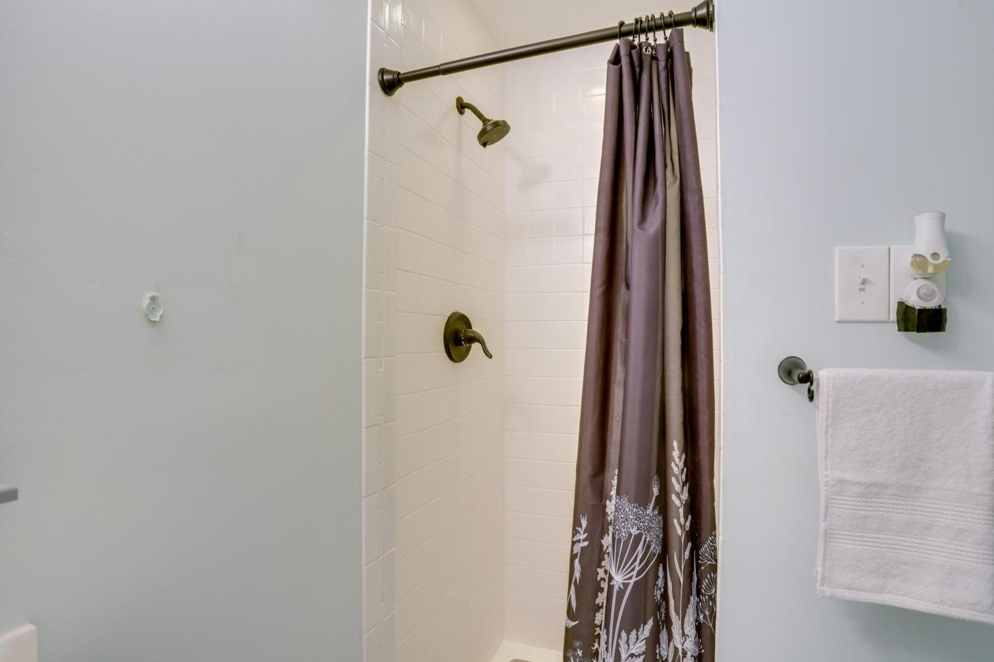 Pet-friendly Less Than 3 Mi To Downtown! Apartment