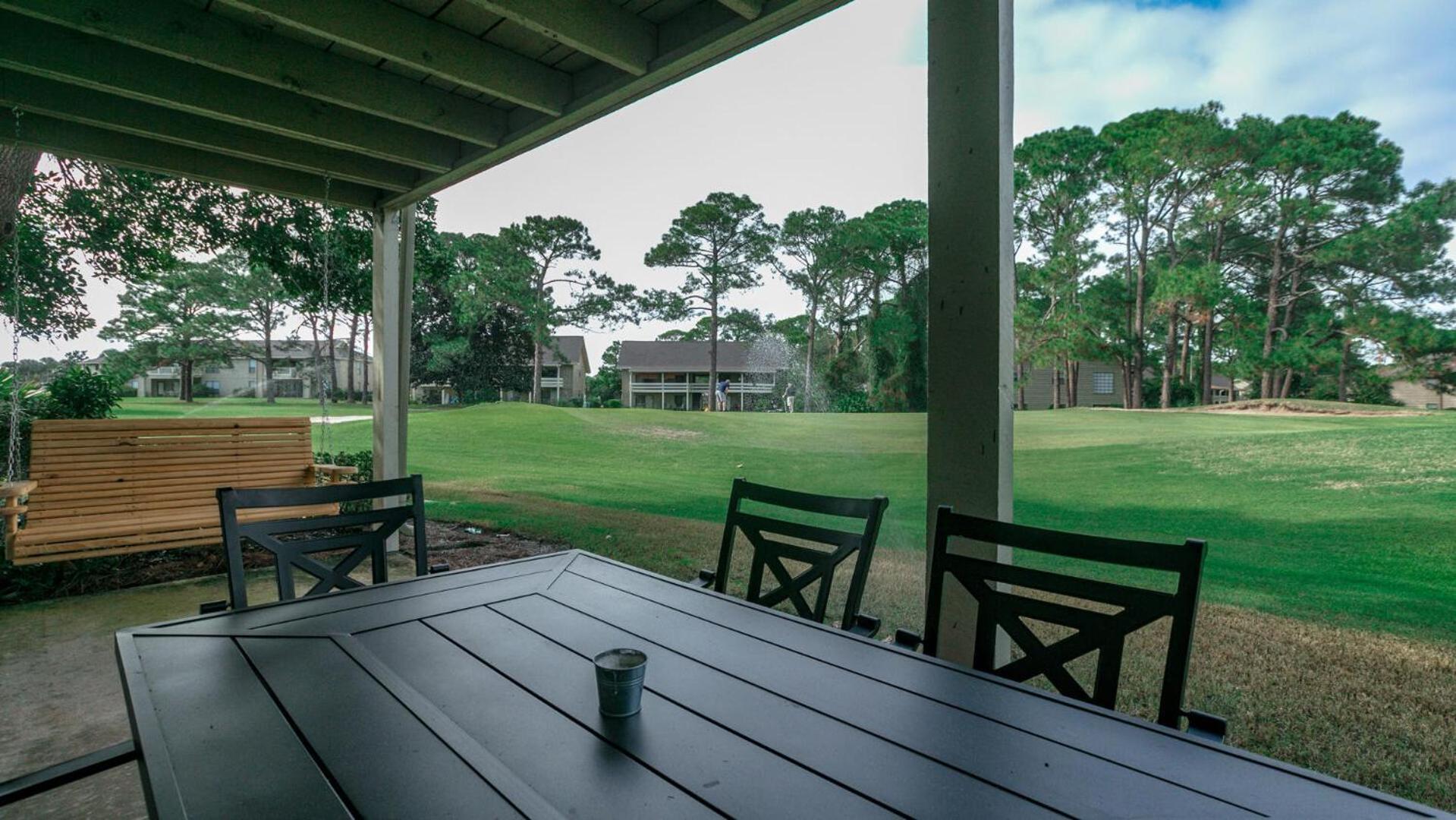 Cozy Renovated Ground Floor Unit - Golf - On The Golf Course *